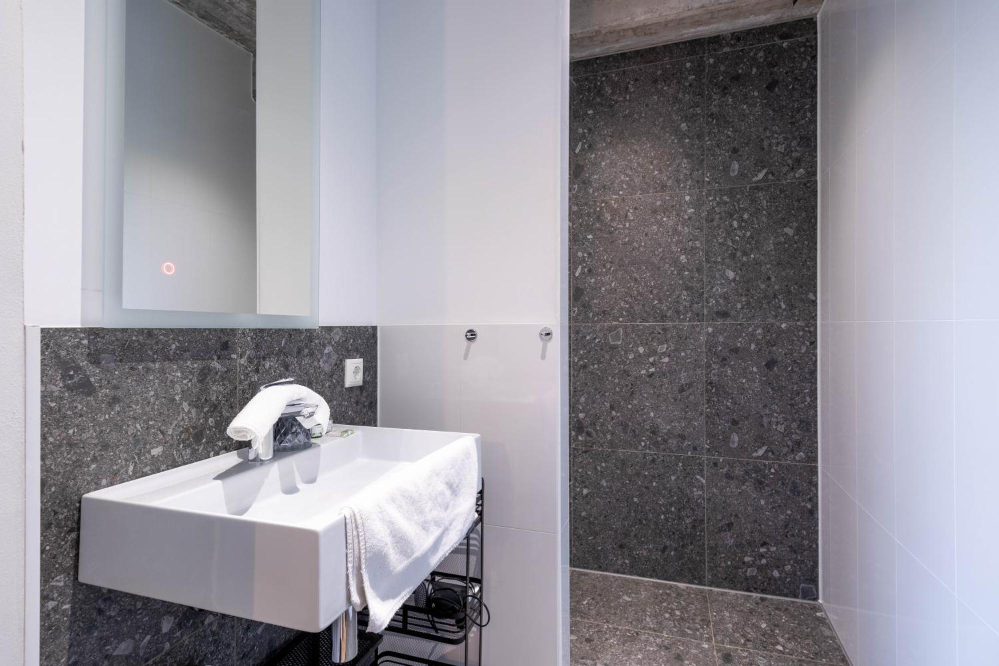 Bed, Bites & Business Hotel روتردام الغرفة الصورة